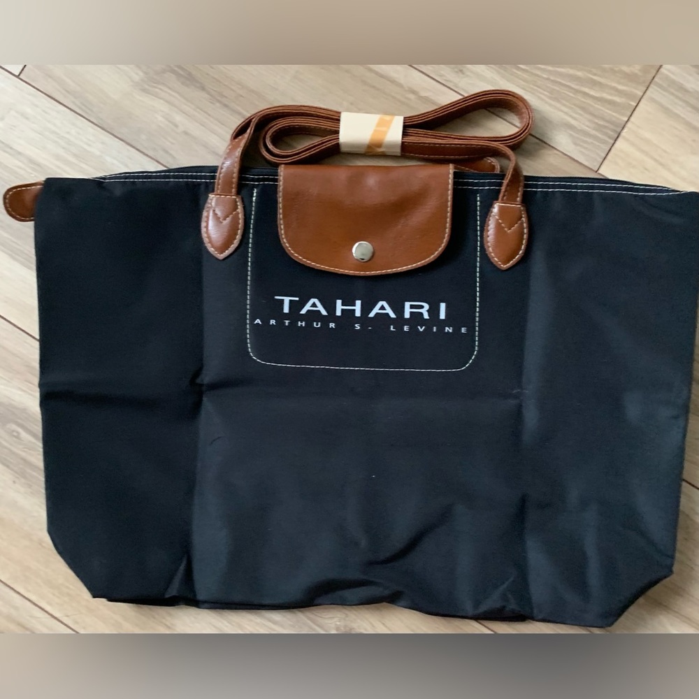 New Tahari folded shopping tote carryall